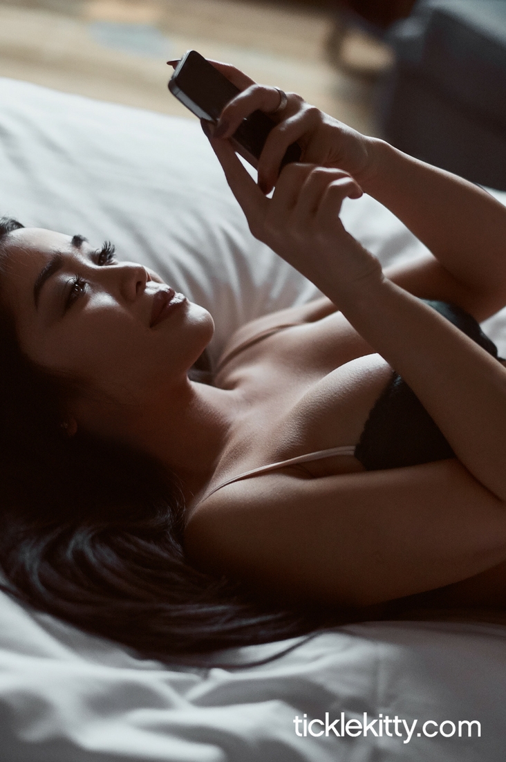 6 Erotic Ways to Tease Your Long-Distance Lover